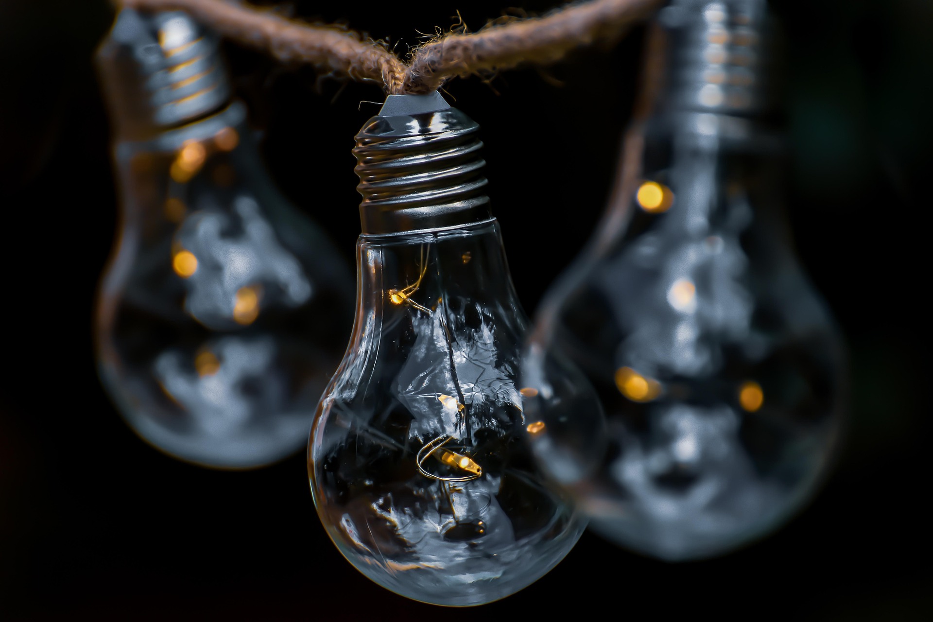 alexas fotos lightbulb 5352822 1920